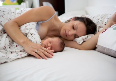 Faut-il dormir avec bébé?