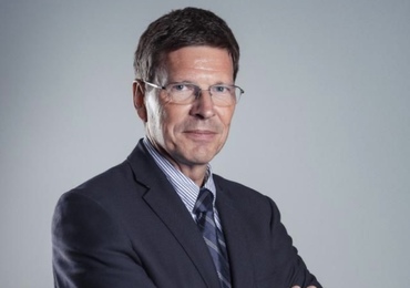 Alin Derom succède à Jacques de Toeuf à la présidence d’eHealth