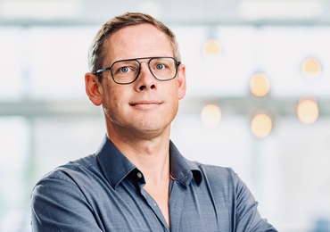 “Bespaar geld door artsen correct te laten ondernemen” (dr. Kristoff Corten)