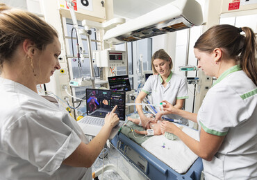 Eerste interactieve reanimatiepop voor pasgeboren baby’s (ZAS)