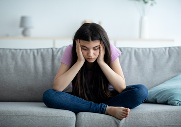 Meisjes kampen in adolescentie meer met zelfmoordgedachten dan jongens, volgens Sciensano