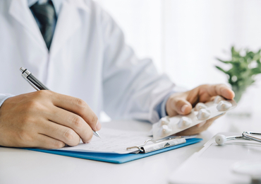 Les médecins « 000 » peuvent-ils  être engagés sans limite de durée ?