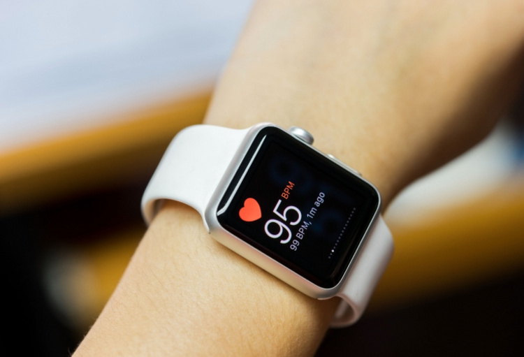 FDA validates Apple Watch Heart Tracker for clinical trials