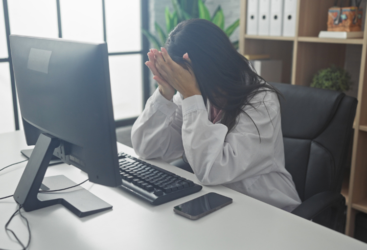 Een op de drie artsen en verpleegkundigen kampt met depressie (WHO) - Neuron