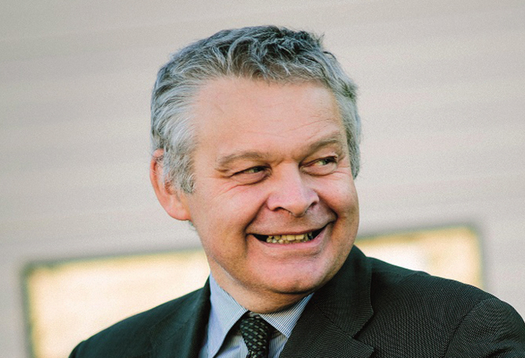 Deze man overleefde 16 federale gezondheidsministers - Medi-Sfeer